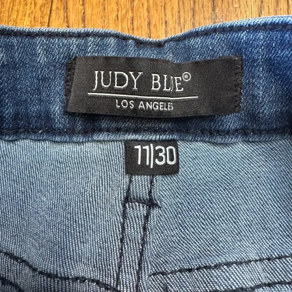 Judy Blue Flare Fit Jeans Womens 11/30 Med Wash Denim Stretch High Rise - Picture 3 of 8